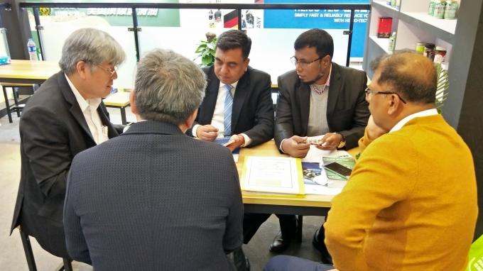 M5X130CHB-10A-85A Excavator Swing Motor Machinery Engine 260-RG11D20 For SY205/215 -RG11D 26